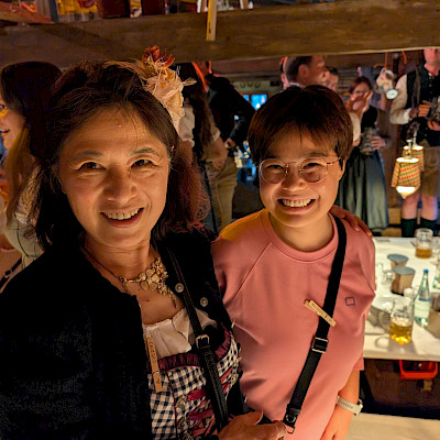 Chizuko Tateno-Tiele with a paticipant